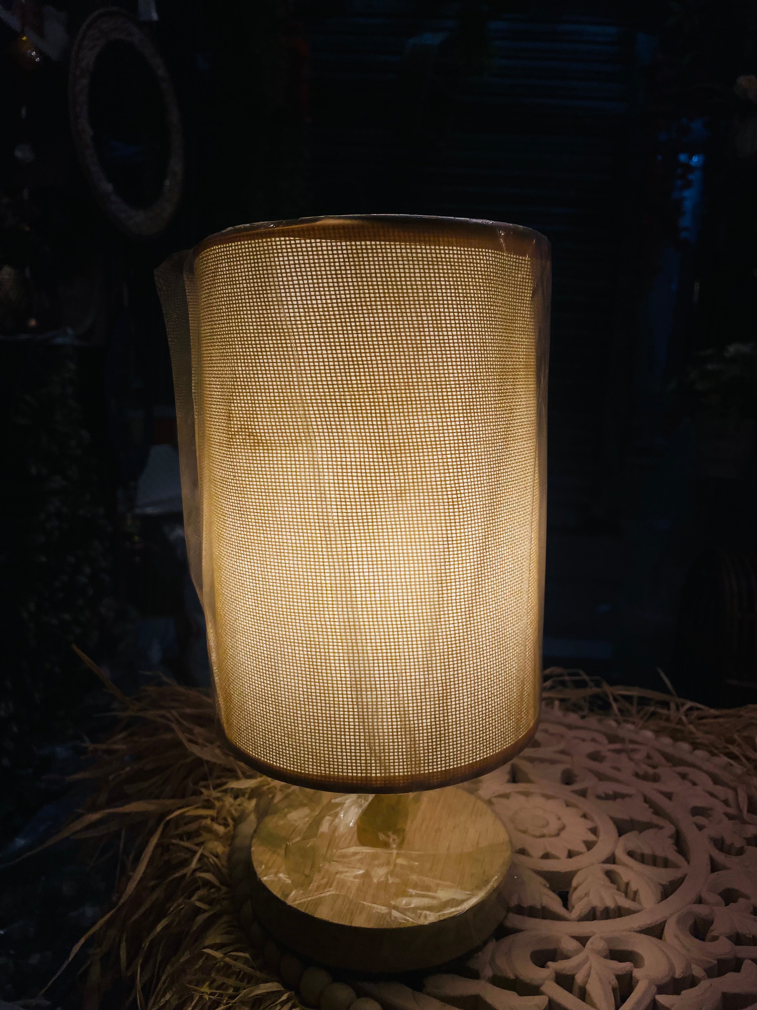 Table lamp